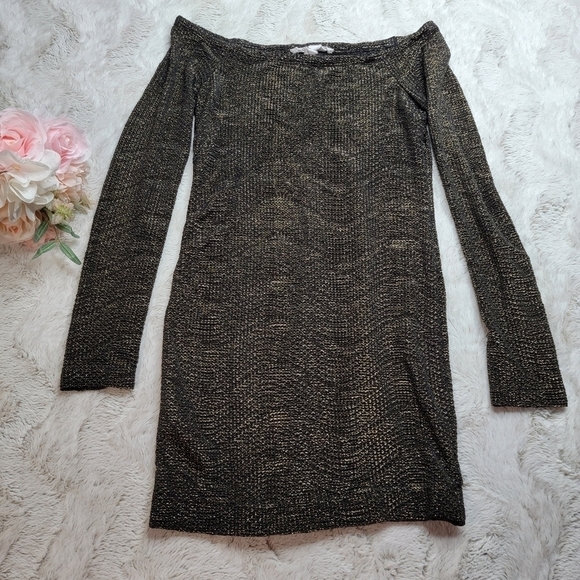✨️CL BCBGeneration Sparkle Tonight Off Shoulder Mini Dress Black Gold Size XXS - Picture 1 of 13